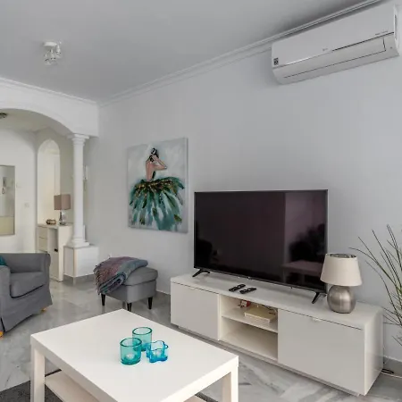 Apartament Senorio De Aloha By Interhome *