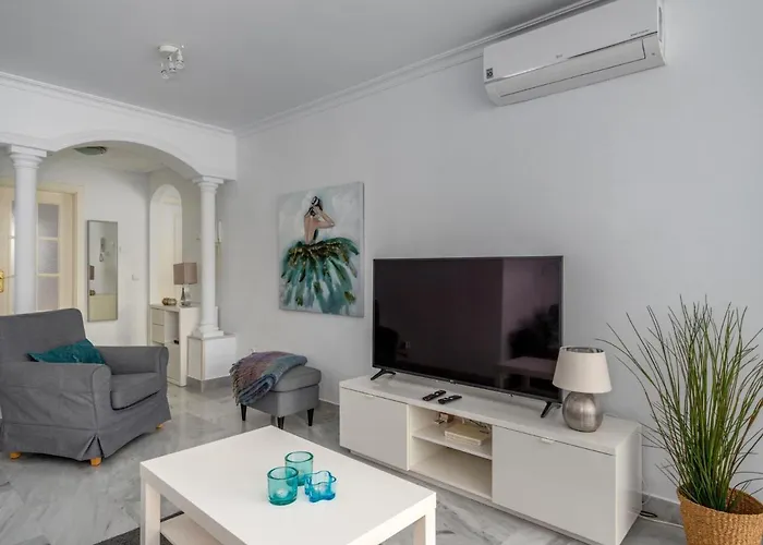 Appartement Senorio De Aloha By Interhome *