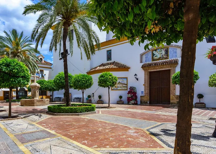 Apartment Senorio De Aloha By Interhome Marbella